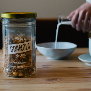 Granola a mléko